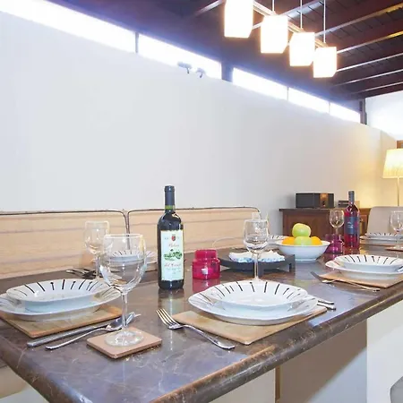 Playa Blanca Sleeps 8 Wifi Villa *