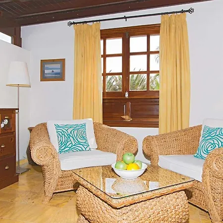 Playa Blanca Sleeps 8 Wifi Villa *